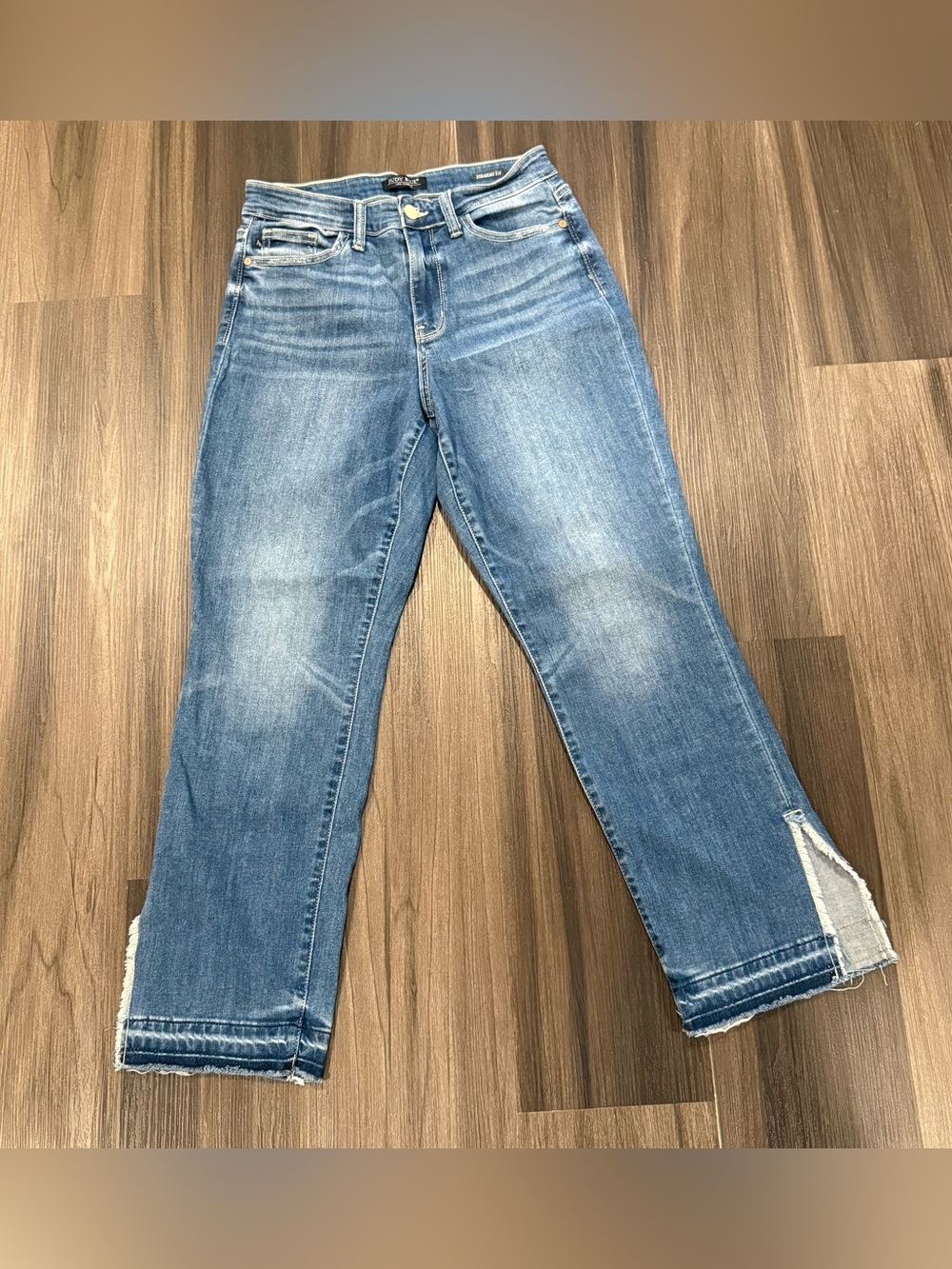 Judy Blue Straight Leg Jeans Women’s 7/28 Split Raw Hem Medium Wash